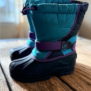 Cozy Kids Snow Boots - Black and Teal